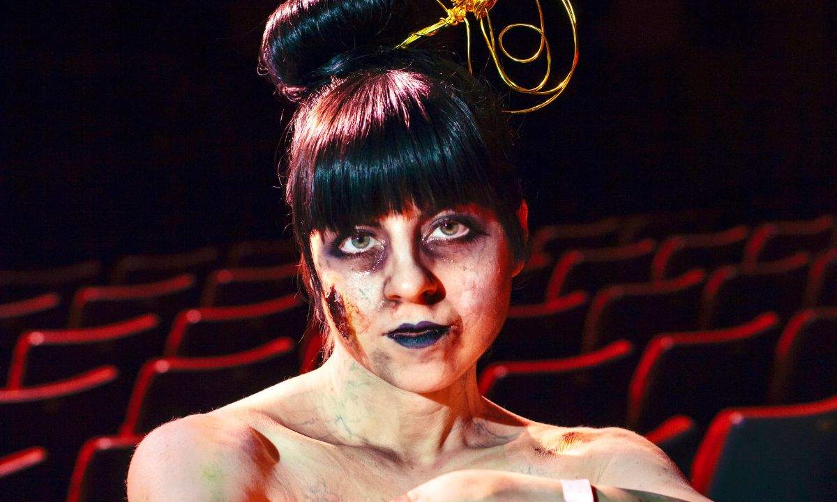 Roberta Giallo presenta il videoclip di "Ho fatto l'amore per pietà"