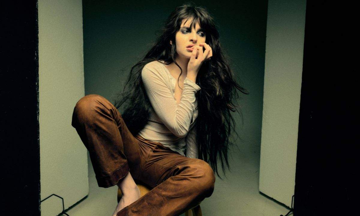 Angelica Bove Tana track by track