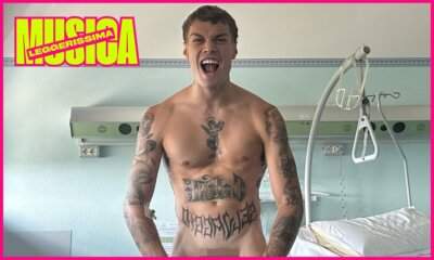 Blanco nudo in ospedale nella foto pubblicata su Instagram