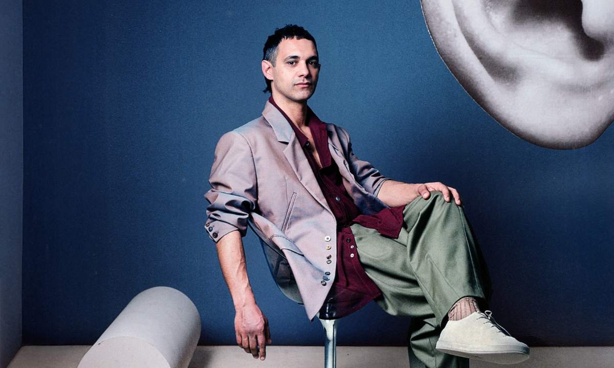 Cosmo in una foto stampa per l’album La fonte (ph. Matteo Strocchia e Marco Servina)