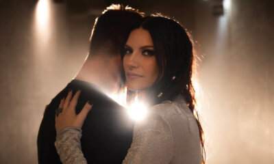 Laura Pausini e Julien Lieb in “La dernière chanson” da Io canto 2