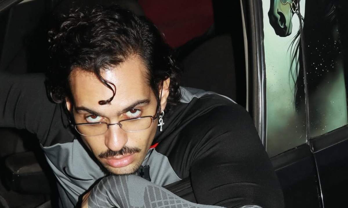 Mahmood alla sfilata di Willy Chavarria a Parigi con un brano inedito