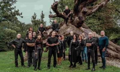 25 elementi de L’Orchestra del Paese Immobile per il lancio del primo disco