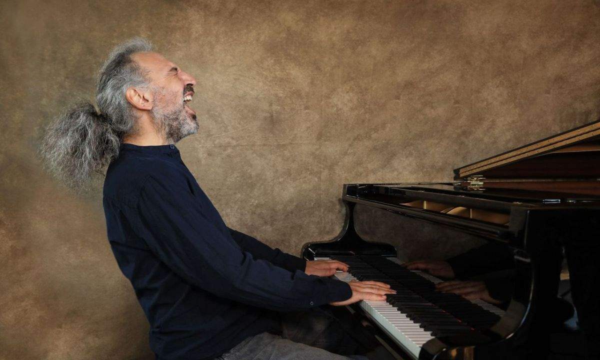 Stefano Bollani pubblica il disco "Tutta Vita Live"