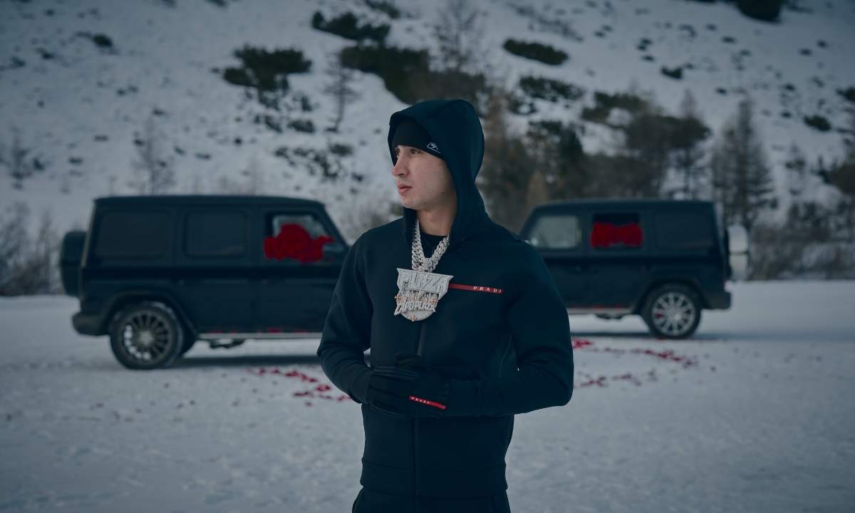 Capo Plaza in foto promozionale per l’uscita di 4U EP