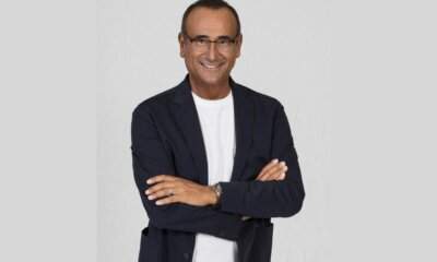 Carlo Conti durante la conferenza stampa di Sanremo 2026