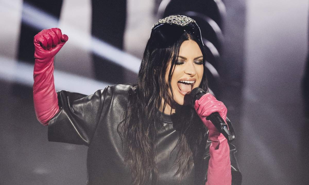 Laura Pausini alla conferenza stampa pre-finale di Sanremo 2026