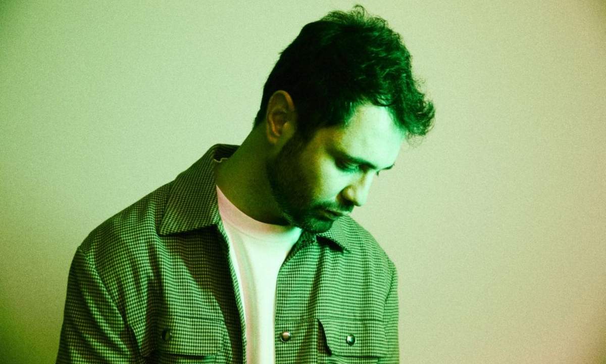 Santoianni presenta il nuovo album Suonatuttomale in videointervista