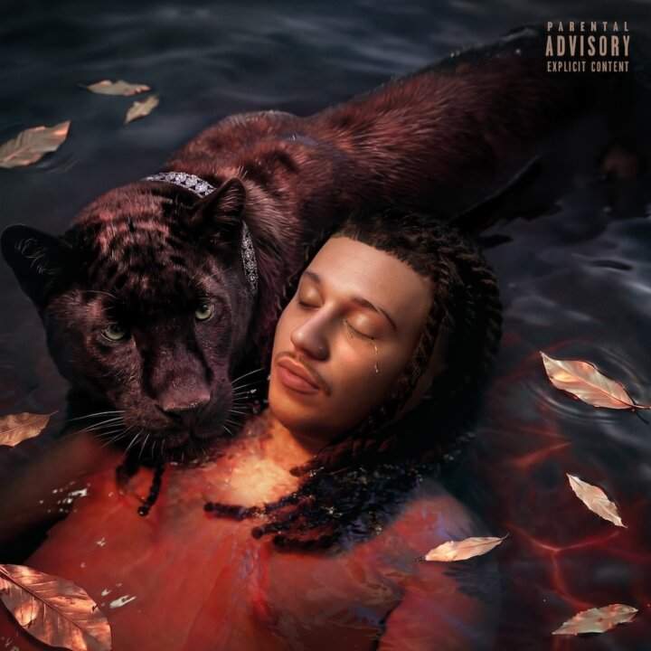 Sayf, copertina dell'album "Santissimo": il rapper immerso in acqua rossa abbracciato da un pantera nera con diadema