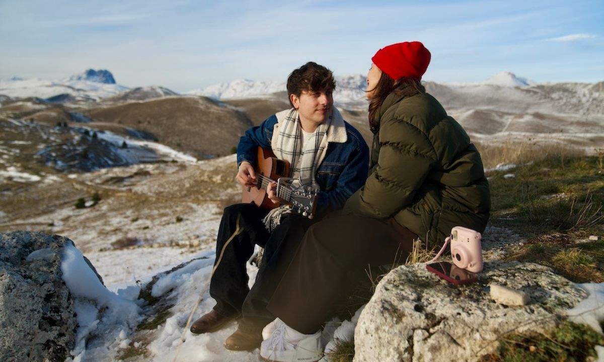 Gabriele Esposito torna con il nuovo singolo "Pe' sempe"