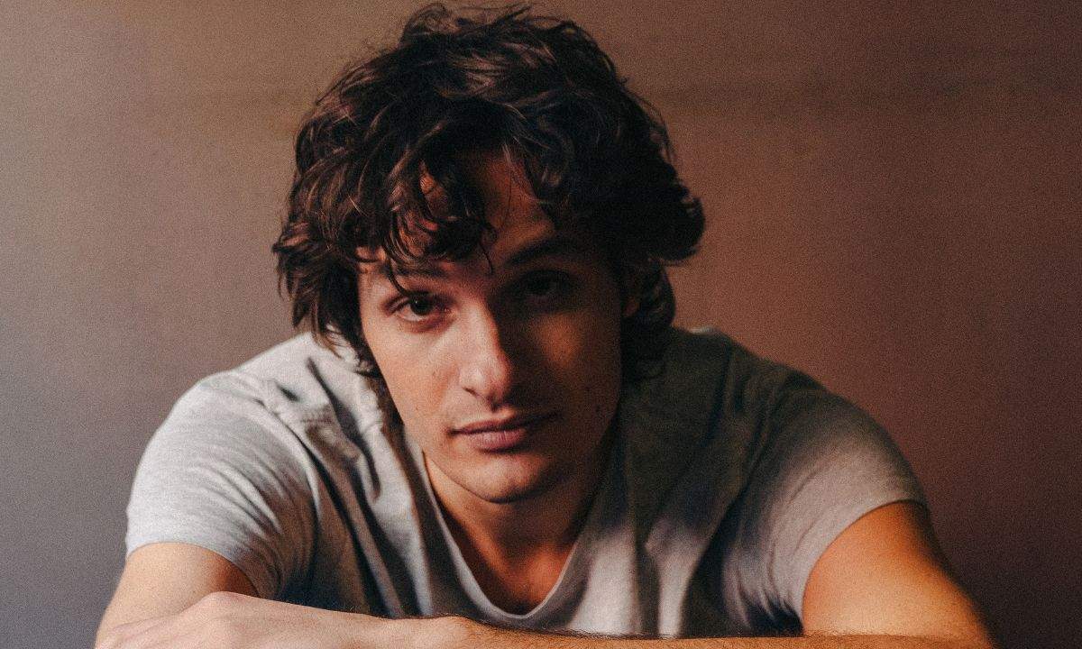 Giovanni Toscano pubblica l'Ep "Il gioco delle tre domande"