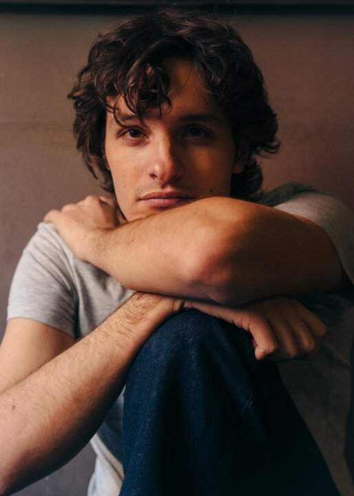 Giovanni Toscano lancia l'Ep "Il gioco delle tre domande"