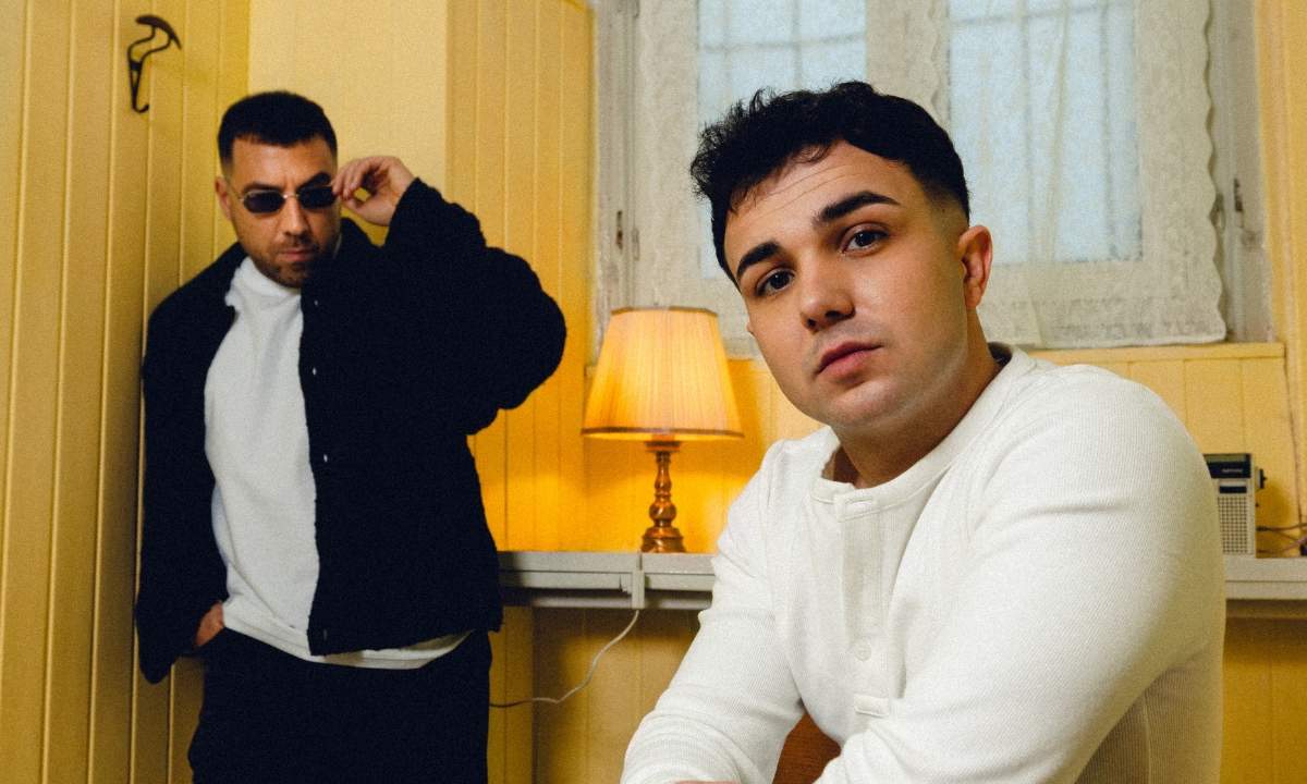 Juli e Coez nel singolo Quelli come me