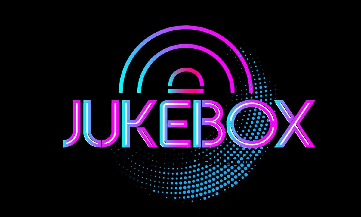 Antonella Clerici e Clementino, conduttori dell'evento Jukebox La Notte delle Hit all'Inalpi Arena di Torino.