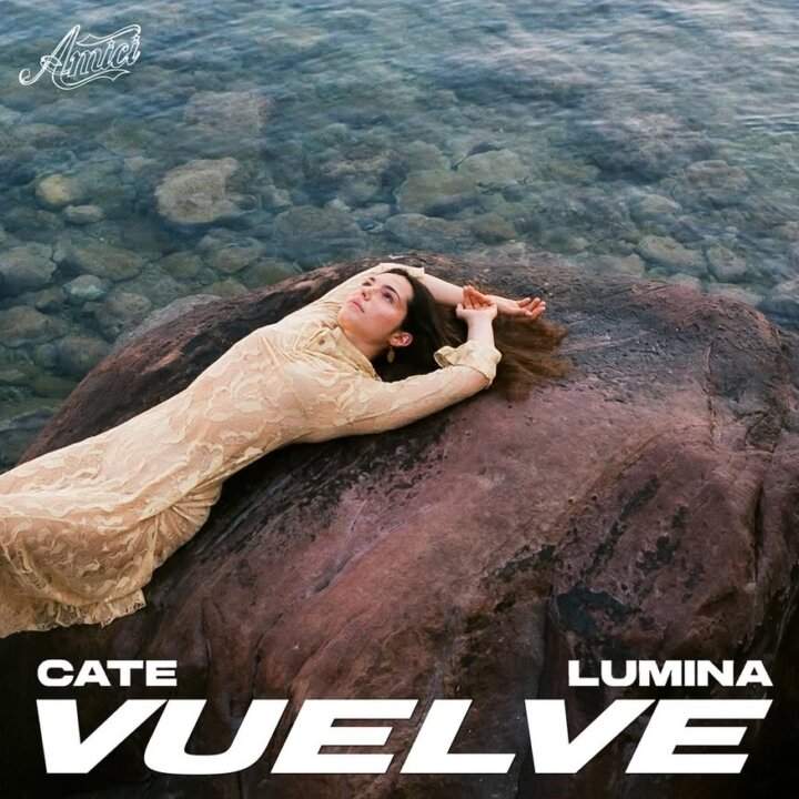 Copertina del singolo "Vuelve" di Cate Lumina