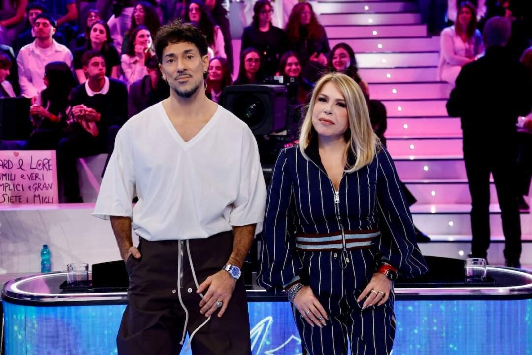 Emanuel Lo e Anna Pettinelli alla giuria di Amici di Maria De Filippi