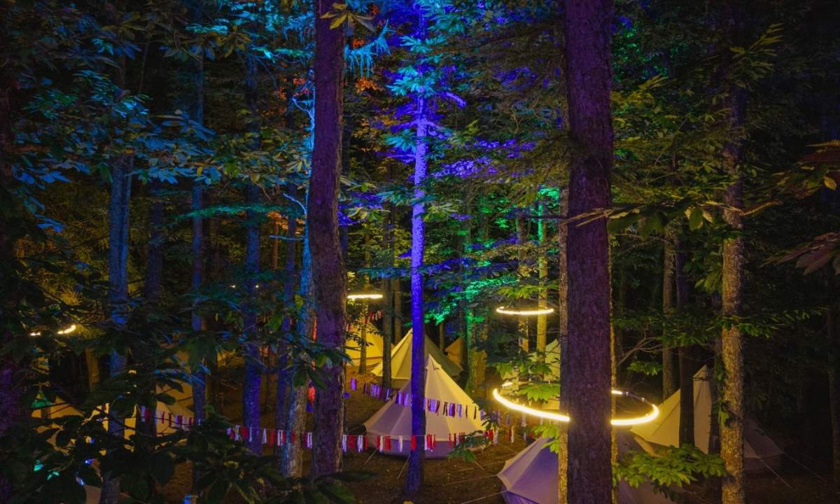 pubblico al Limbo Festival nella tenuta Il Ciocco a Barga