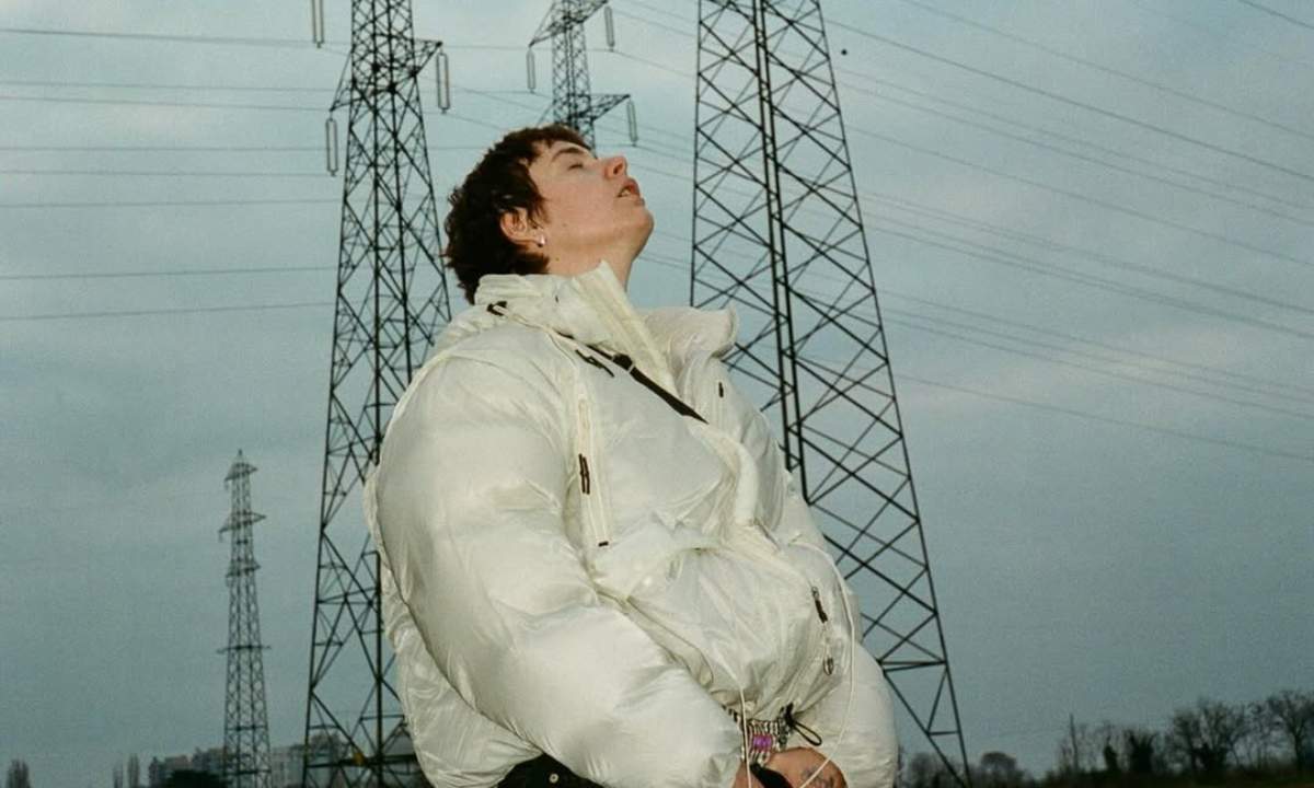 “Disincanto”, il nuovo album di Madame in uscita il 17 aprile 2026