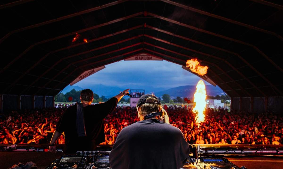 pubblico al Nameless Festival sul Lago di Como a Lecco