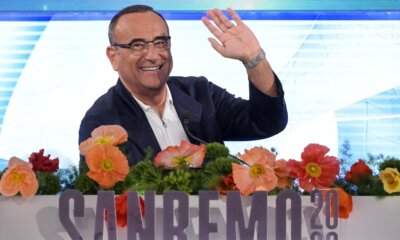 Carlo Conti conduce Sanremo Top su Rai1 dedicato alle canzoni di Sanremo 2026