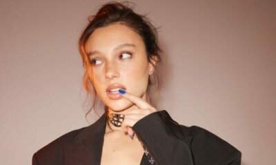 Foto di Sarah Toscano in uscita col singolo Atlantide