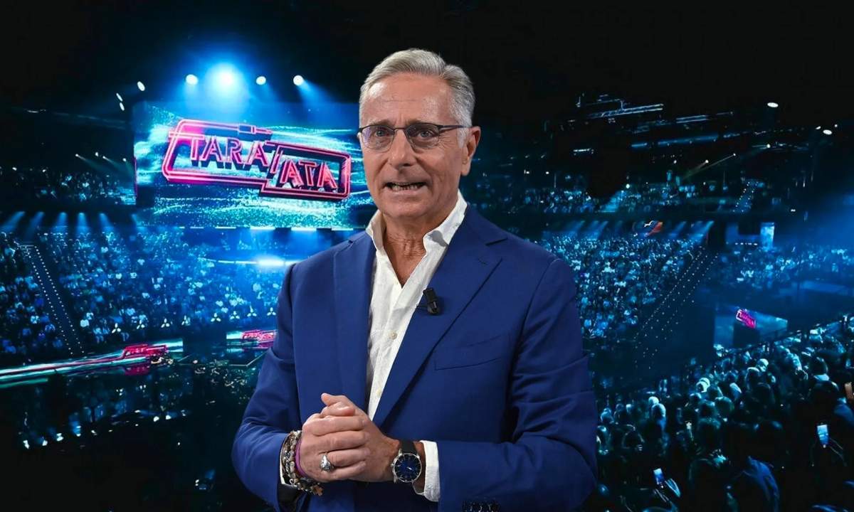 Paolo Bonolis sul palco di Taratatà Tutto in una notte su Canale 5