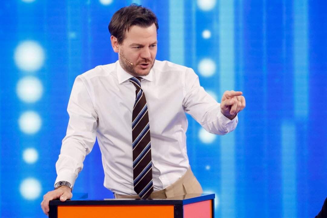 Alessandro Cattelan durante la quinta puntata del Serale di Amici 2026