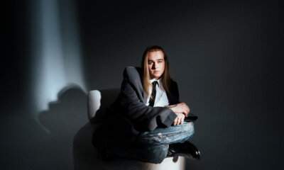 Aaron in una foto promozionale di Filiberto Signorello per l’uscita del singolo Falene