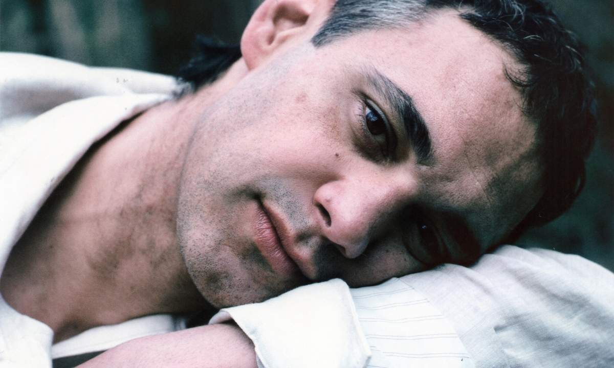 Cosmo ritratto in primo piano per l'uscita del nuovo album La Fonte • Cosmo ritratto in primo piano per l'uscita del nuovo album La Fonte