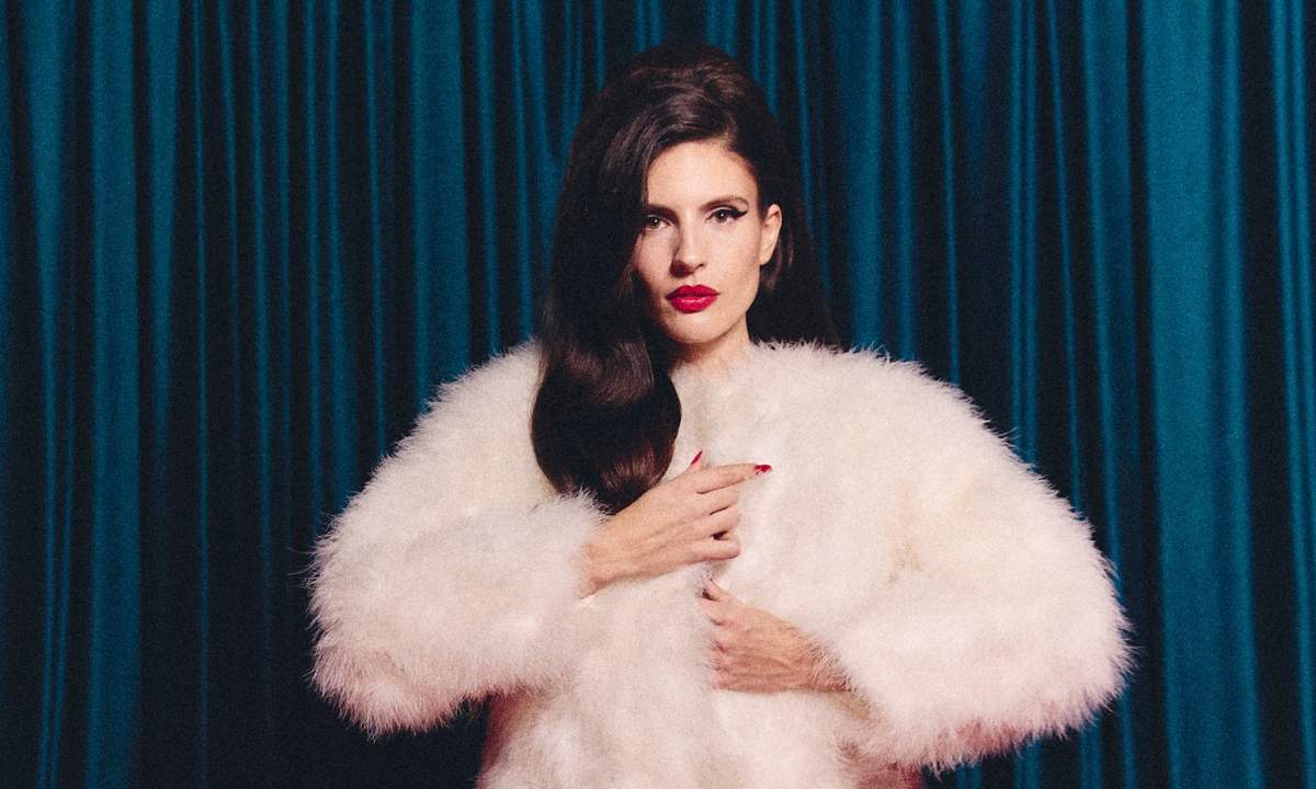 Ditonellapiaga durante l'intervista per l'uscita del nuovo album Miss Italia