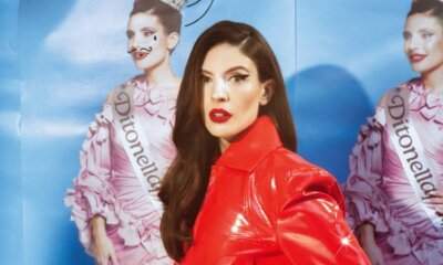 Ditonellapiaga in uno scatto promozionale per l'uscita del nuovo album Miss Italia e l'annuncio del tour estivo 2026