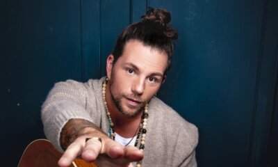 Enrico Nigiotti in posa per il lancio del nuovo singolo Maledetti Innamorati, in uscita il 17 aprile 2026