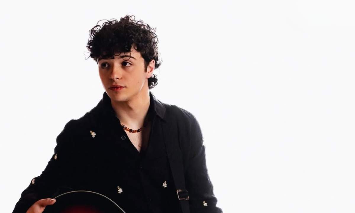 Lorenzo Salvetti, foto ufficiale per il lancio del singolo Dimmelo tu ad Amici 25