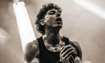 Shade durante un concerto. In un video ha parlato delle major discografiche agli artisti emergenti