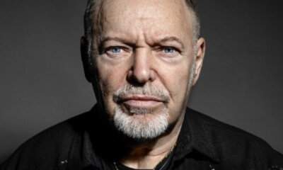 Ritratto in primo piano di Vasco Rossi con sguardo intenso, in occasione dell'annuncio del concerto del 2027
