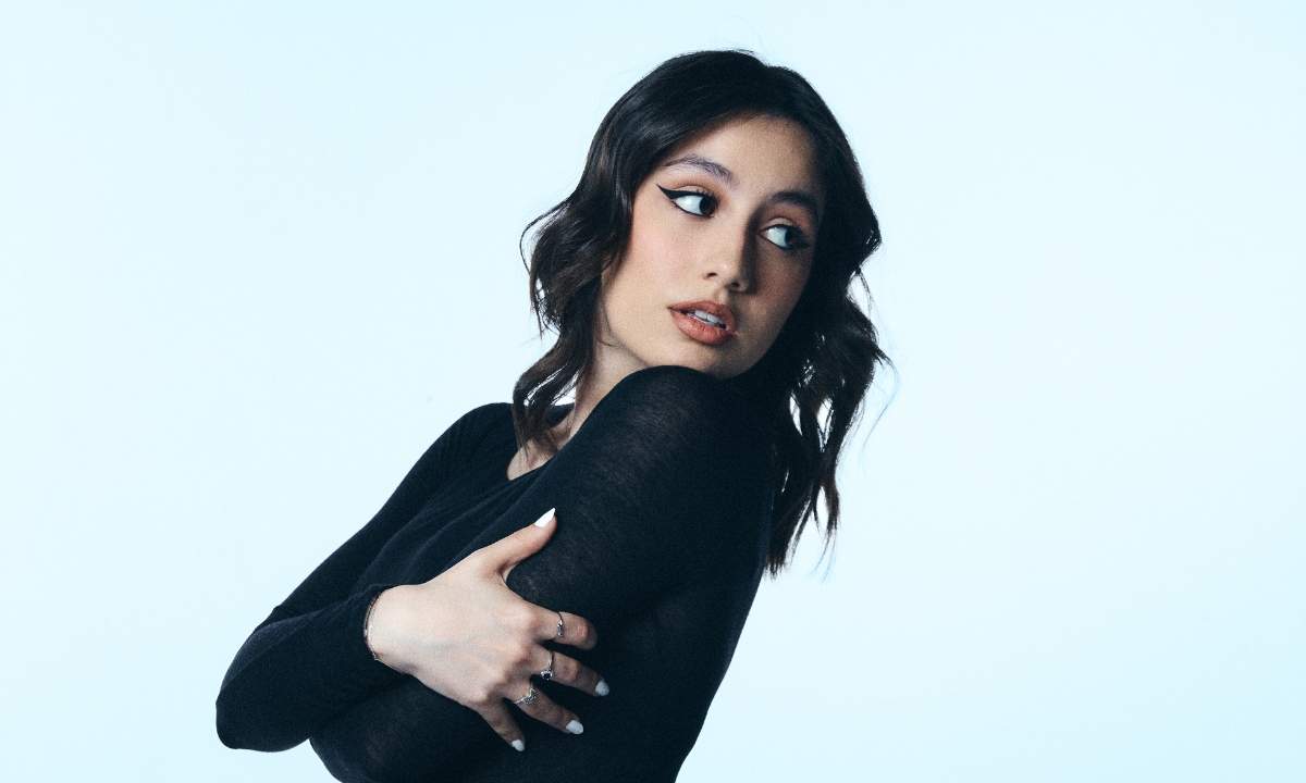 Angie ritratto promozionale per il nuovo album Sogni di Vetro