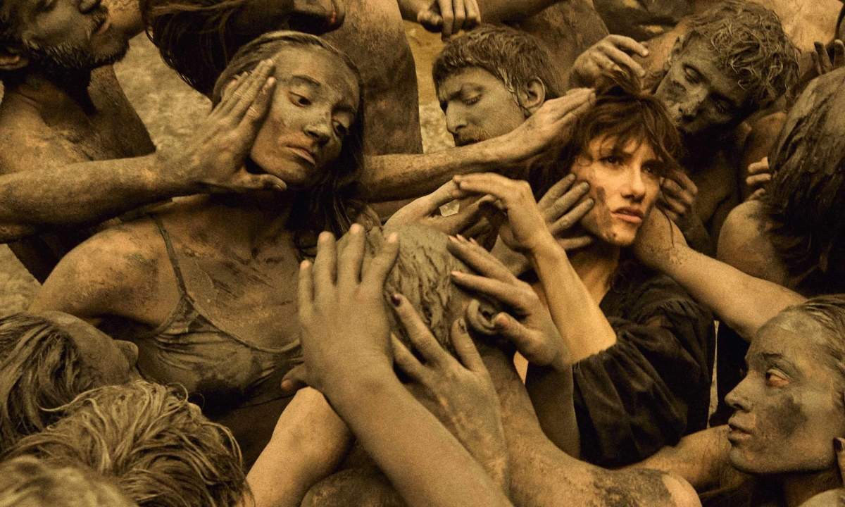 Estratto dalla copertina del singolo Amore è di Elisa