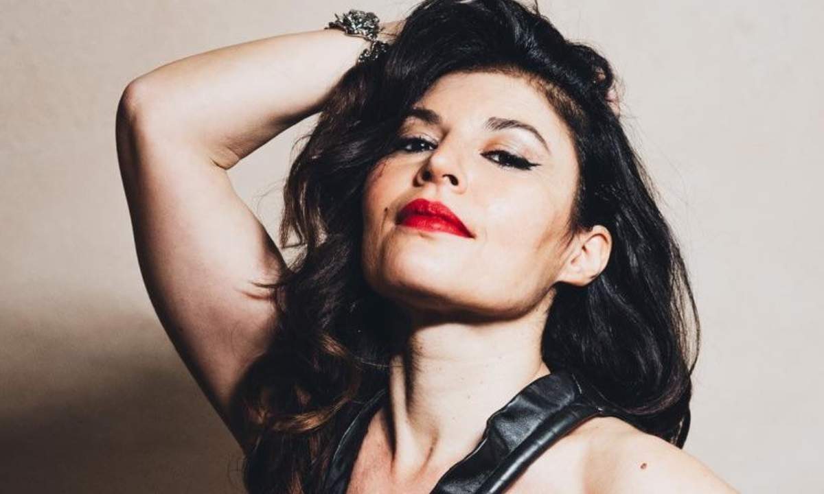 Giusy Ferreri durante un evento pubblico dopo la registrazione della sua voce come marchio sonoro presso l’EUIPO