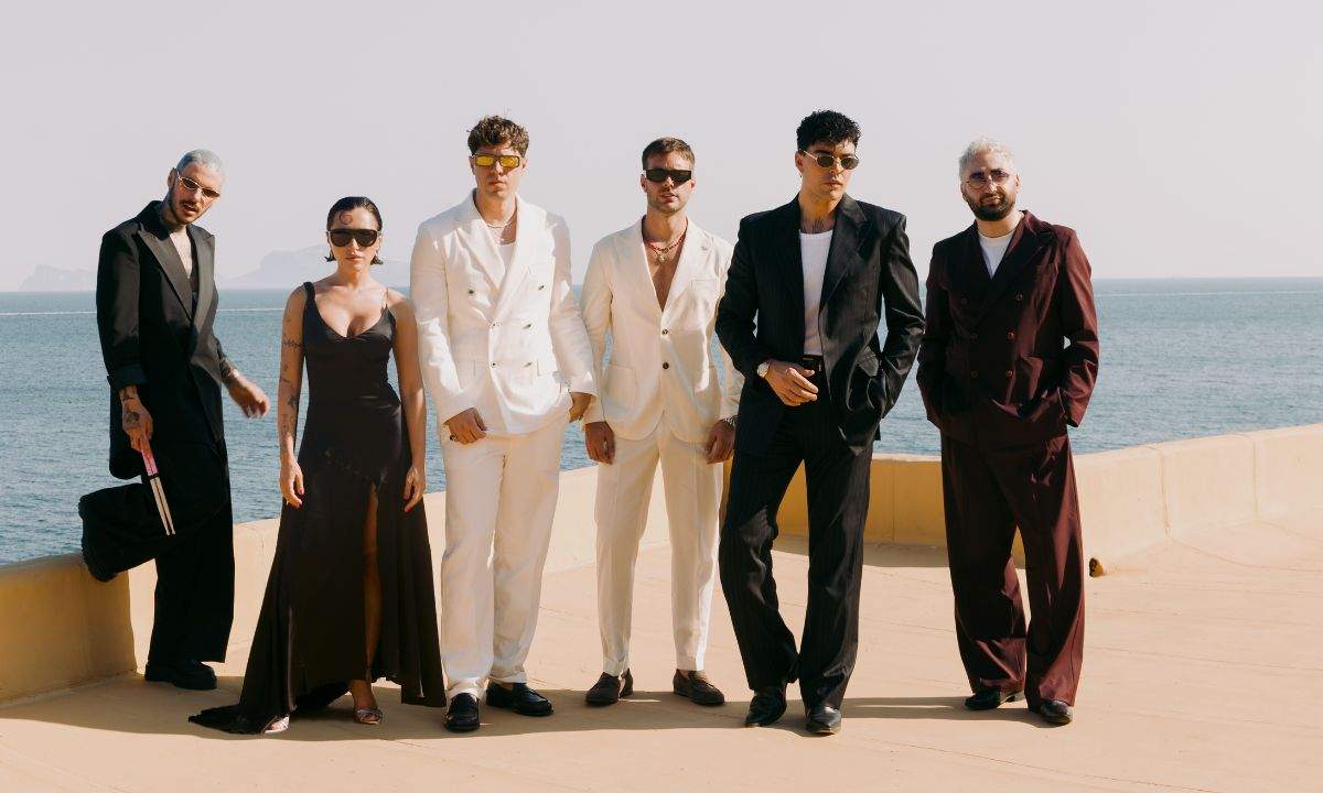 Merk & Kremont con Serena Brancale e The Kolors nella foto promozionale del singolo Partenope in uscita il 5 giugno 2026