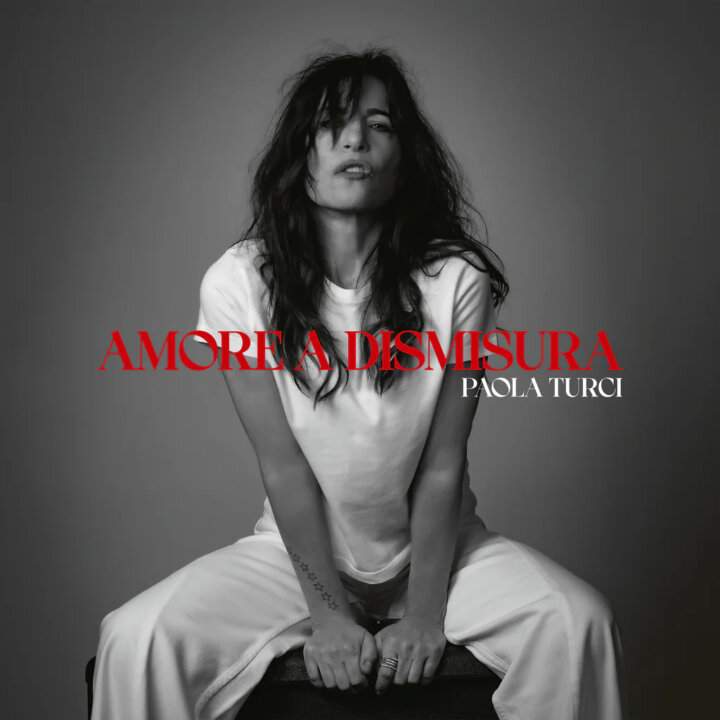 La copertina dell'album Amore a dismisura di Paola Turci