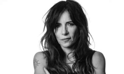 Paola Turci nella foto promo del nuovo album Amore a dismisura, ritratta in bianco e nero