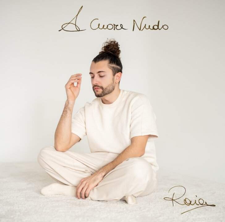 Official cover of Raia's A Cuore Nudo album