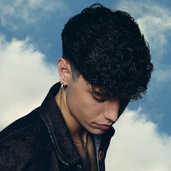The cover of Riccardo Stimolo's first EP entitled Dentro Diluvia