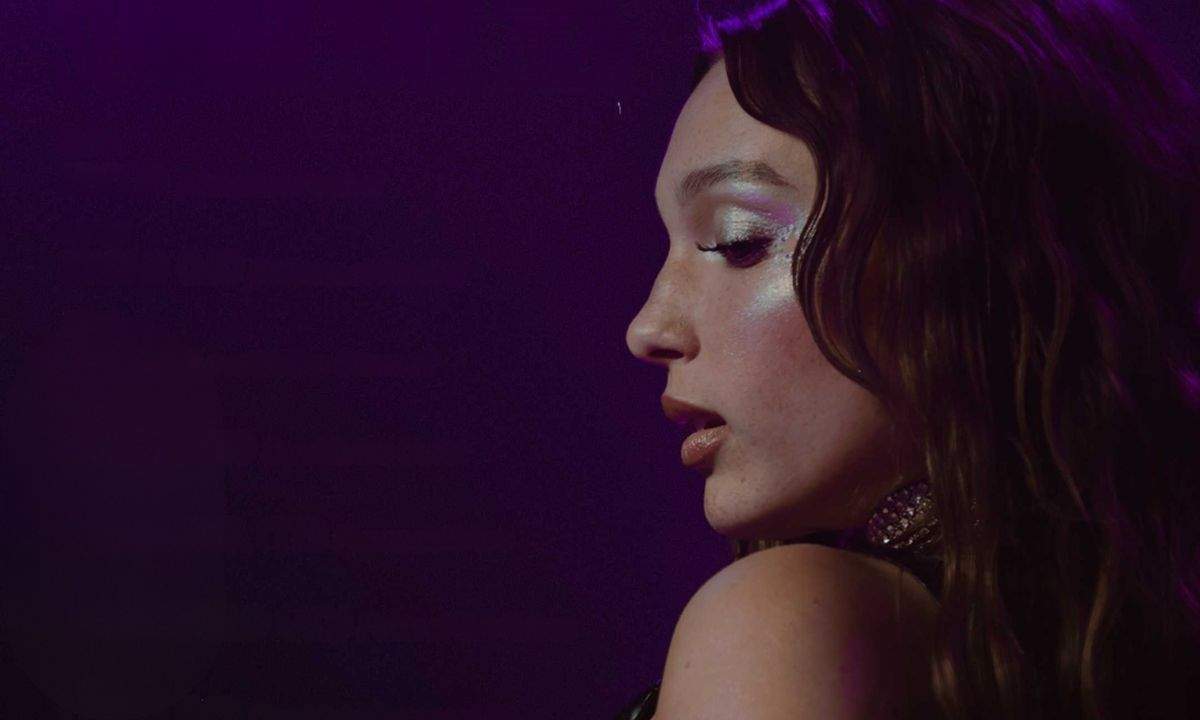 Sarah Toscano durante il Met Gala Tour 2026 annuncia i nuovi concerti estivi tra festival e piazze italiane