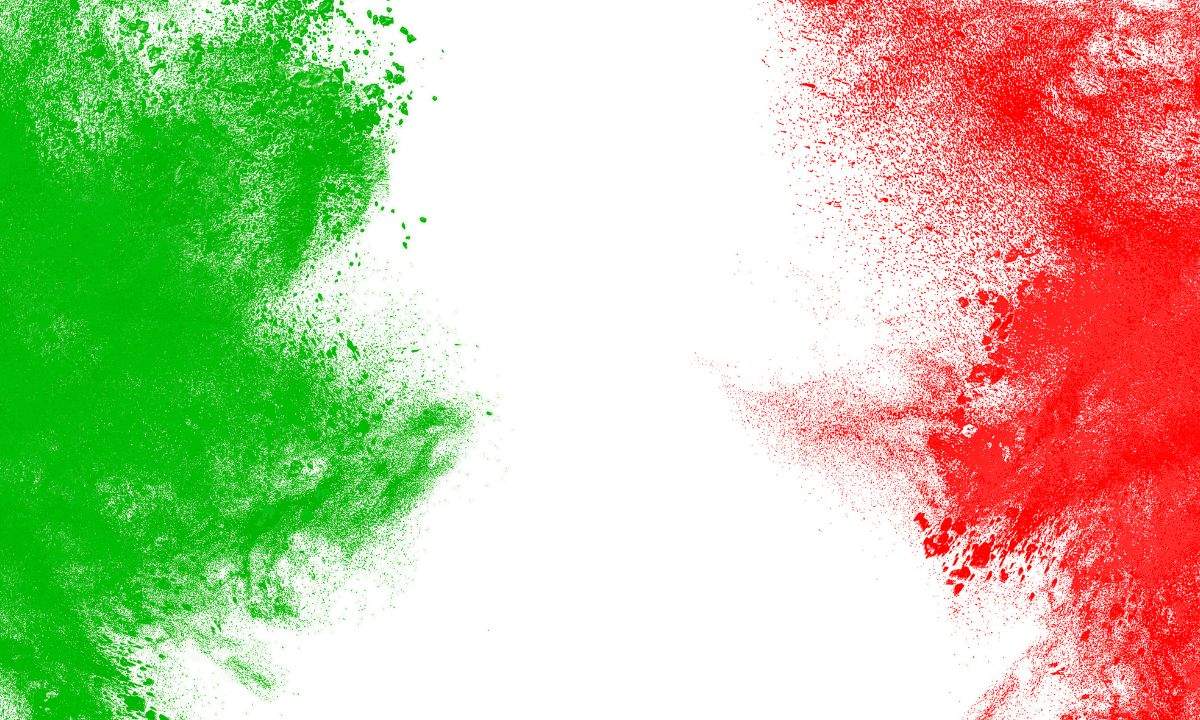 Tricolore italiano stilizzato in polvere verde, bianca e rossa, per le canzoni sull'Italia del 2 giugno