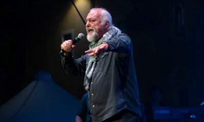 Eugenio Finardi durante un concerto del tour 2026 con le date di Tutto Finardi e Tutto Finardi Unplugged in Italia