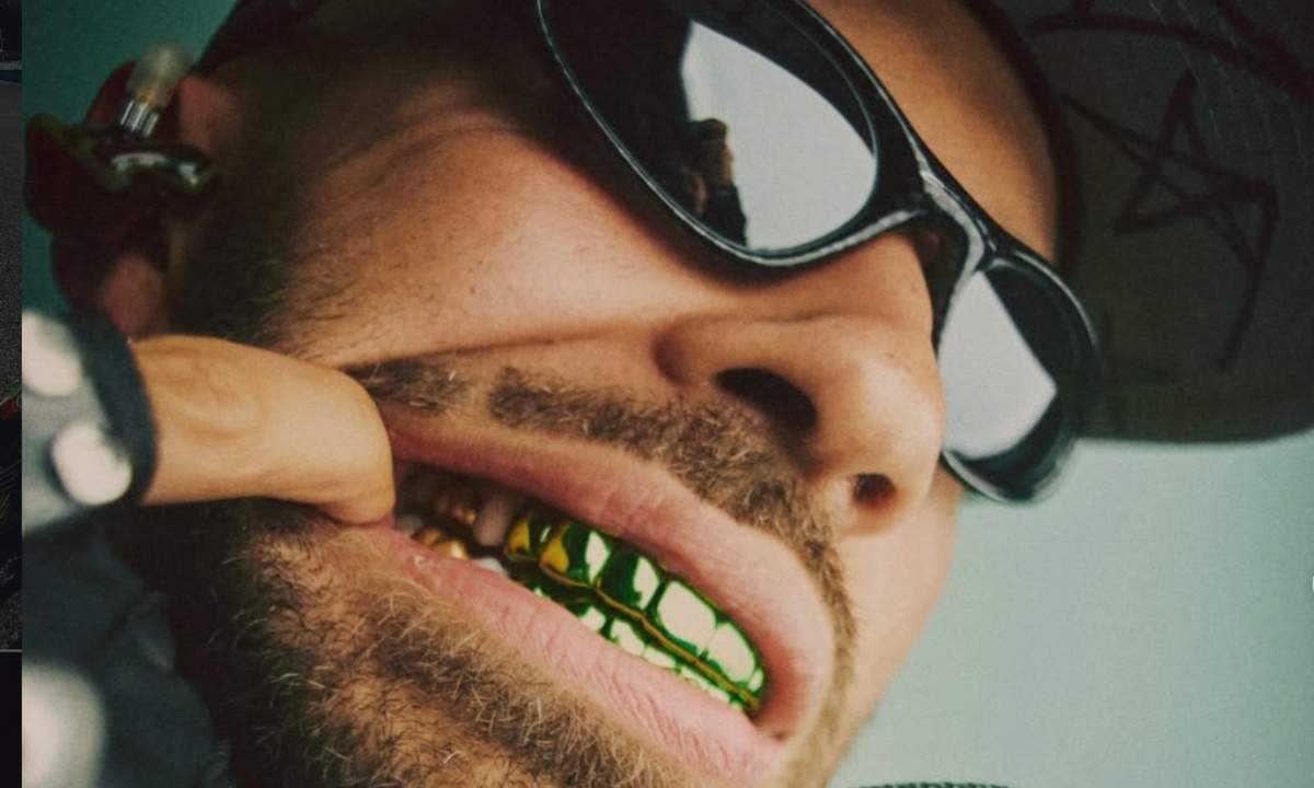 Feid, ritratto promozionale per il mixtape El Moco Verde.