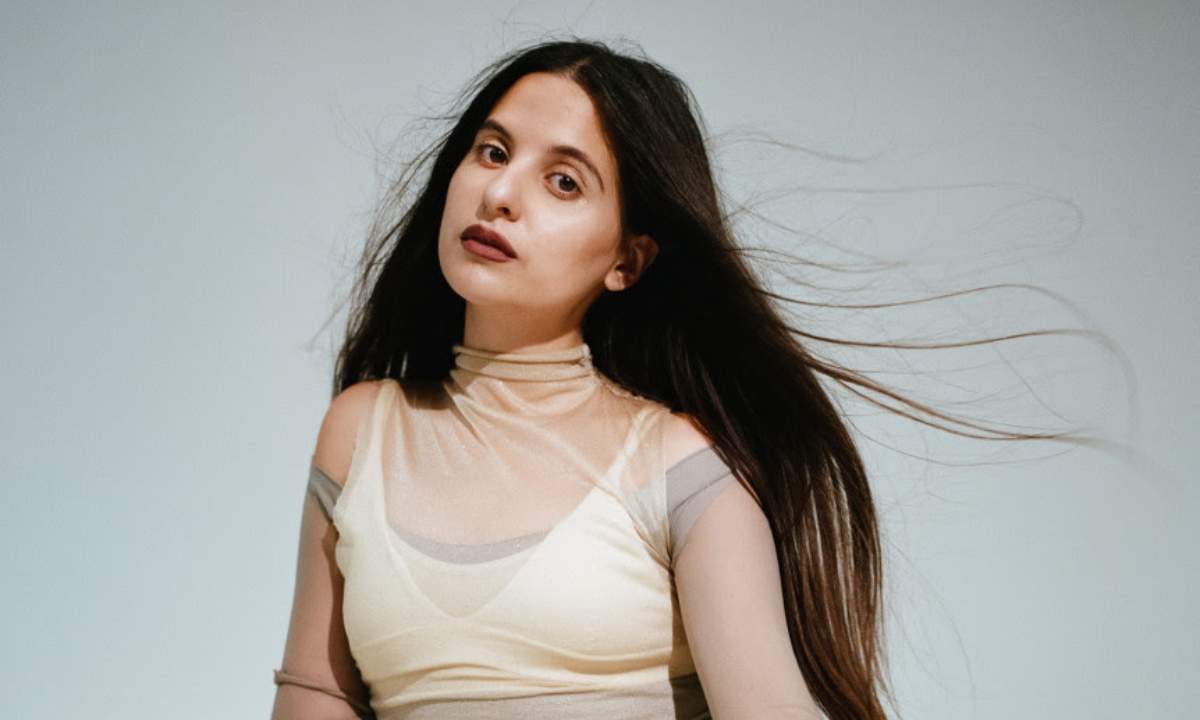Sara Gioielli, foto promozionale della cantautrice per il tour 2026
