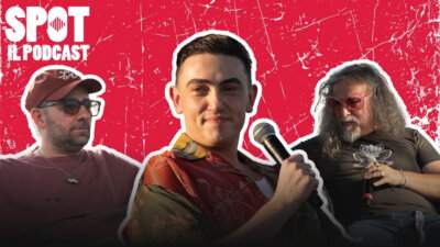 SPOT - Il podcast: Massimiliano Longo, Michele Bravi al microfono e Michele Monina su sfondo rosso