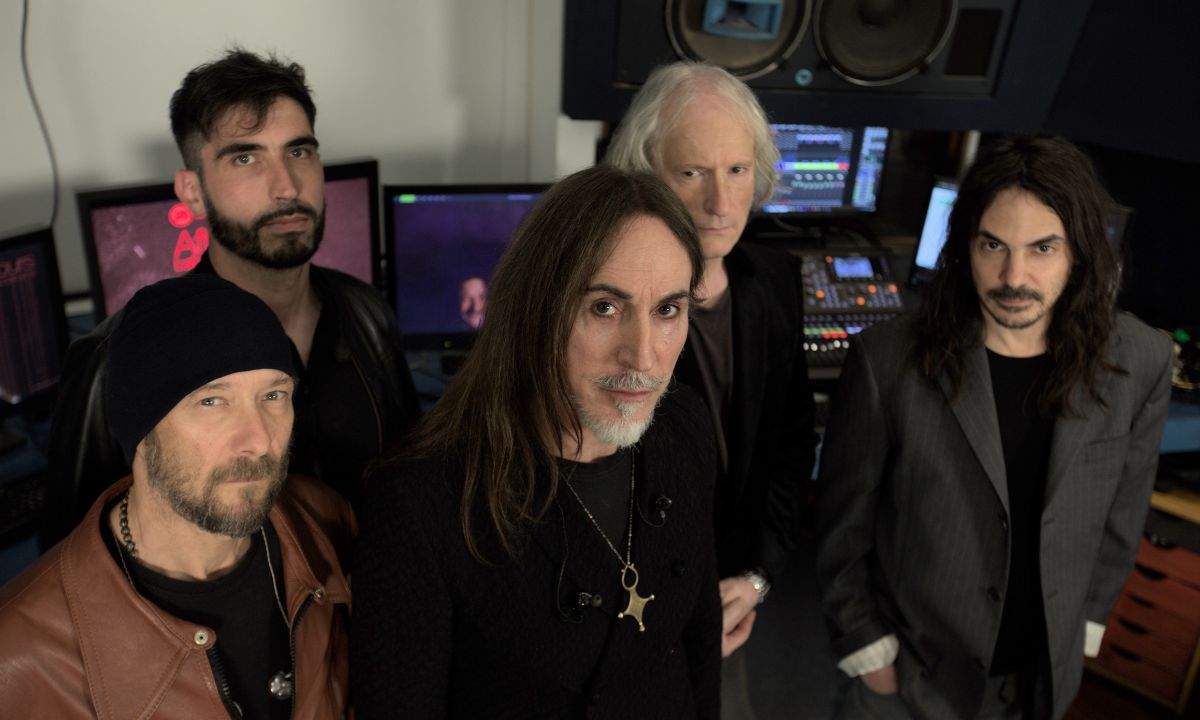 Gli Afterhours in concerto durante il tour 2027 dedicato a Quello che non c'è